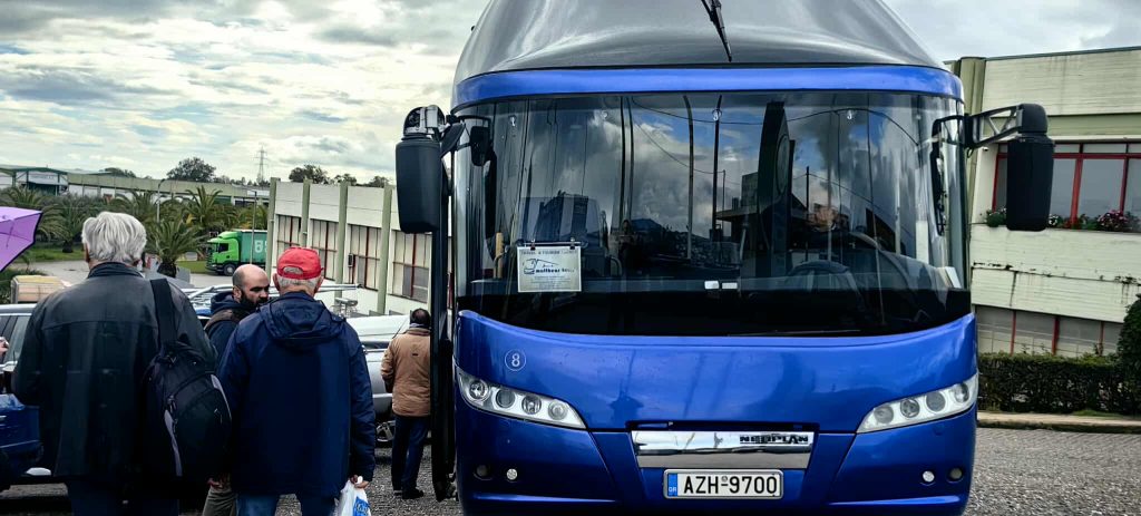 Με λεωφορεία και ΙΧ οι αγρότες της Αχαΐας μεταβαίνουν στο συλλαλητήριο της Αθήνας