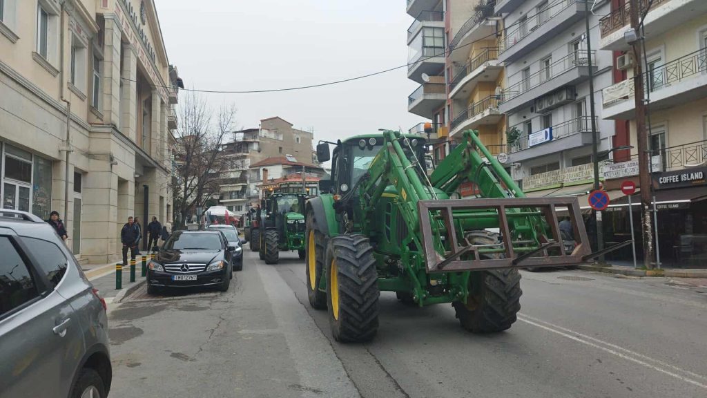Μηχανοκίνητες πορείες με τρακτέρ πριν το συλλαλητήριο της Παρασκευής στην Αθήνα