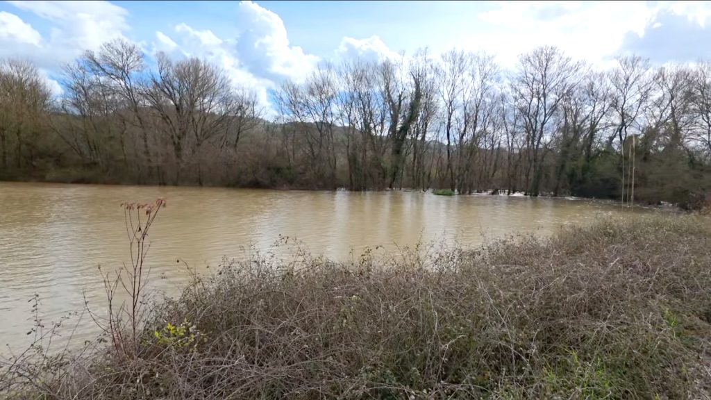 «Φούσκωσε» ο Λάδωνας στην Κάτω Γορτυνία – Πλημμύρισαν καλλιέργειες