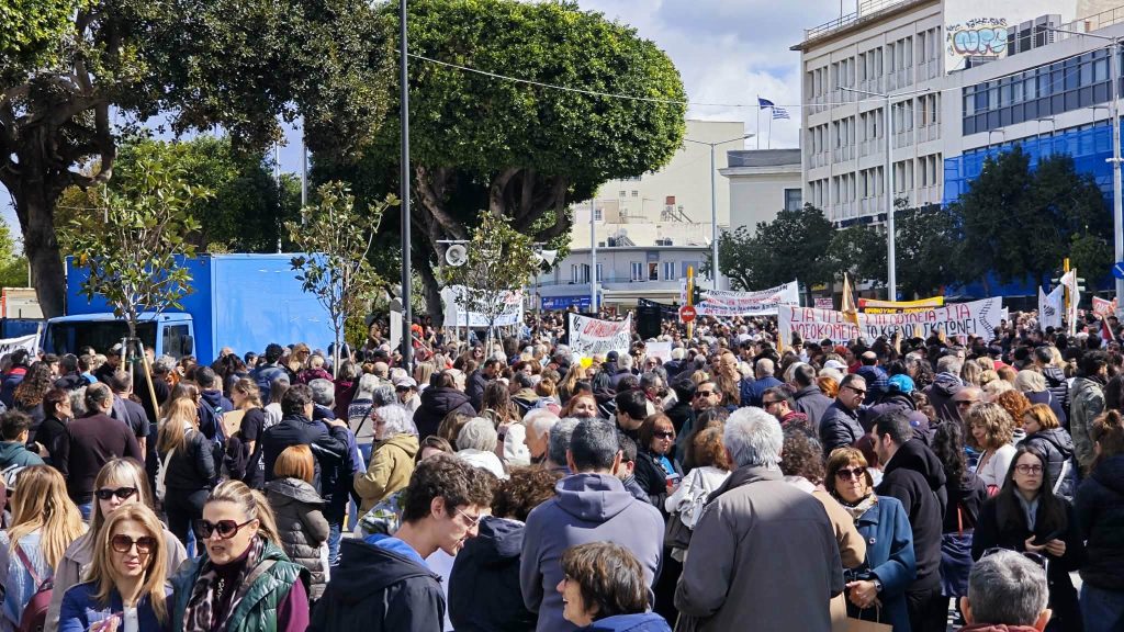 Τραγωδία Τεμπών: Δικαίωση για τα 57 θύματα ζητούν φορείς, αγρότες, φοιτητές και μαθητές στα Χανιά