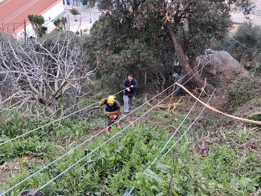 Κατάκολο: Απαιτείται και δεύτερη έκρηξη για το βράχο των 40 τόνων