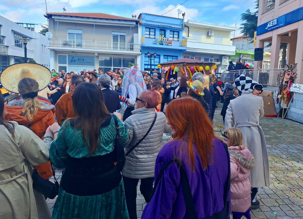 Με χορούς, μουντζουρώματα και πατροπαράδοτη φασολάδα τα Κούλουμα στη Ροδόπη