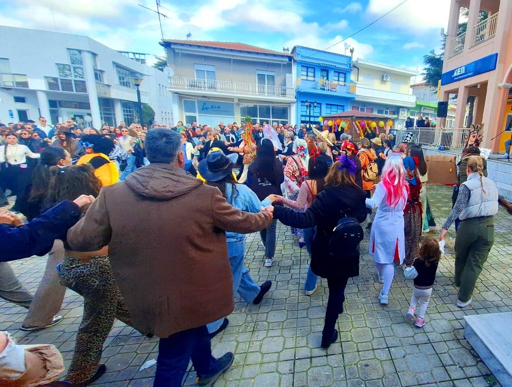 Με χορούς, μουντζουρώματα και πατροπαράδοτη φασολάδα τα Κούλουμα στη Ροδόπη