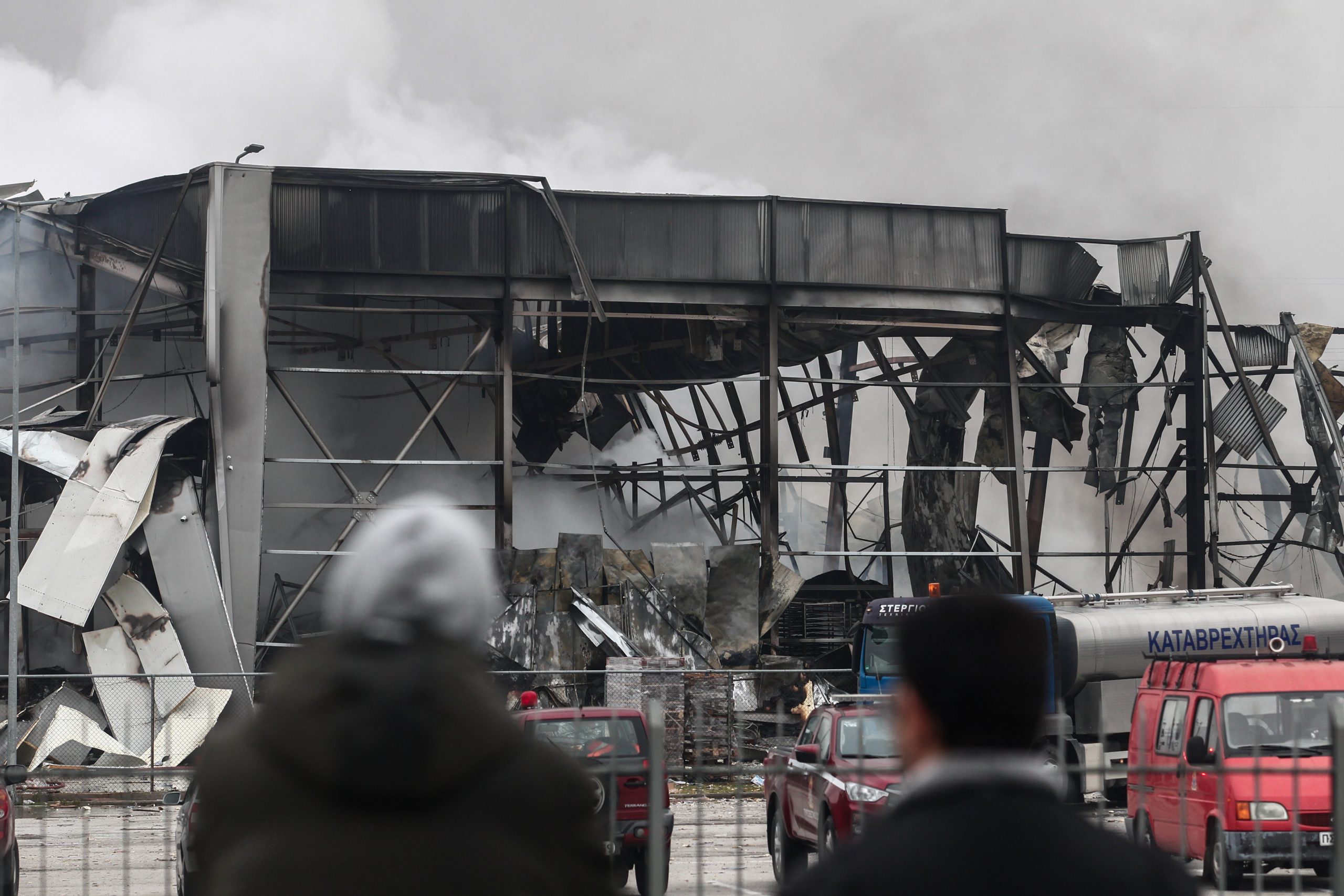 ΜΕΓΑΛΗ ΦΩΤΙΑ ΣΤΗ ΒΙΟΜΗΧΑΝΙΑ ΜΠΙΣΚΟΤΩΝ "ΒΙΟΛΑΝΤΑ" ΣΤΑ ΤΡΙΚΑΛΑ (ΘΑΝΑΣΗΣ ΚΑΛΛΙΑΡΑΣ/EUROKINISSI)