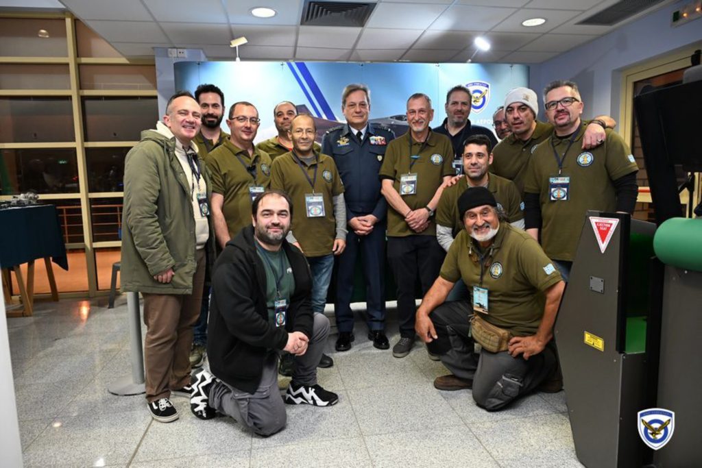 Προσομοιωτές αεροσκαφών F-16 και F-35 και συστήματα εικονικής πραγματικότητας VR από την Πολεμική Αεροπορία στο νέο λιμάνι Πατρών
