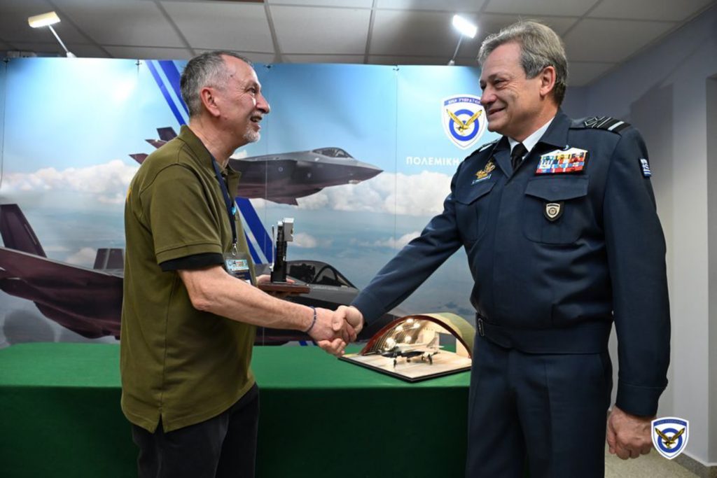 Προσομοιωτές αεροσκαφών F-16 και F-35 και συστήματα εικονικής πραγματικότητας VR από την Πολεμική Αεροπορία στο νέο λιμάνι Πατρών