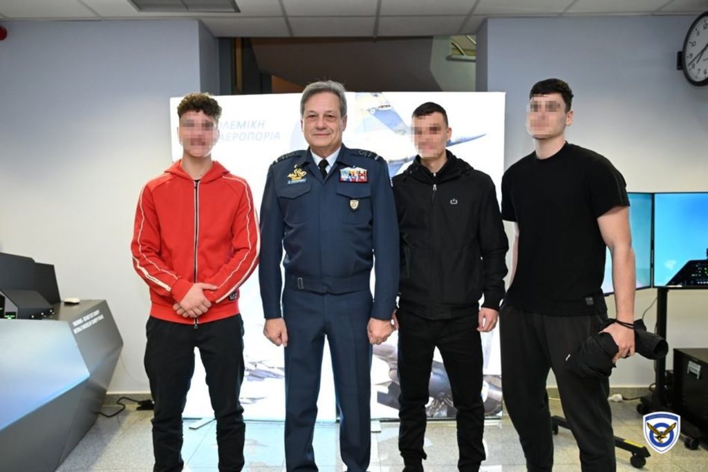 Προσομοιωτές αεροσκαφών F-16 και F-35 και συστήματα εικονικής πραγματικότητας VR από την Πολεμική Αεροπορία στο νέο λιμάνι Πατρών