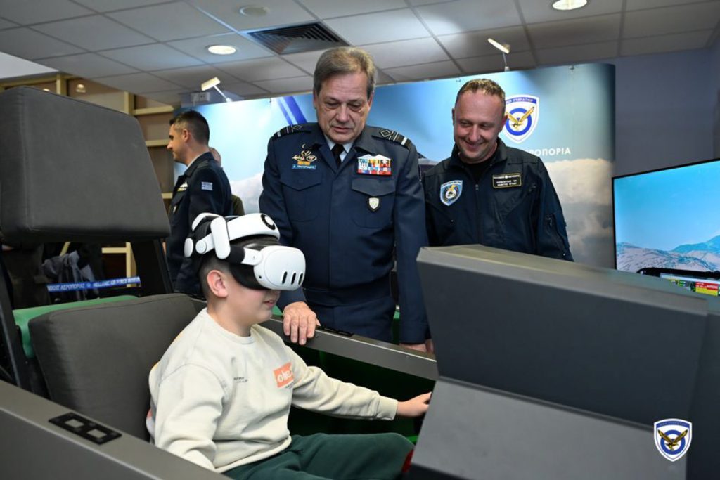 Προσομοιωτές αεροσκαφών F-16 και F-35 και συστήματα εικονικής πραγματικότητας VR από την Πολεμική Αεροπορία στο νέο λιμάνι Πατρών