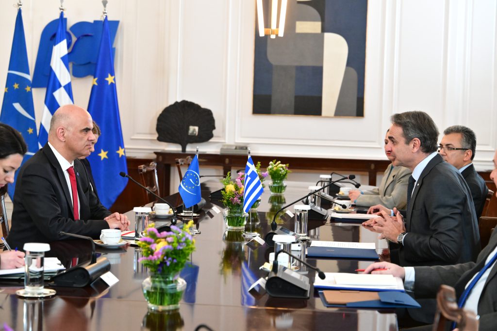 Συνάντηση του Πρωθυπουργού με τον ΓΓ του Συμβουλίου της Ευρώπης – Η ενίσχυση του κράτους Δικαίου στο επίκεντρο