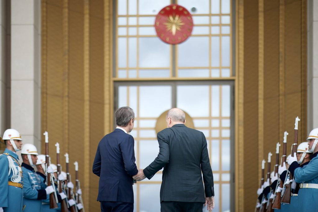 Μητσοτάκης: Να αρθεί κάθε απειλή στις μεταξύ μας σχέσεις – Ερντογάν: Πολύτιμος φίλος ο Έλληνας πρωθυπουργός