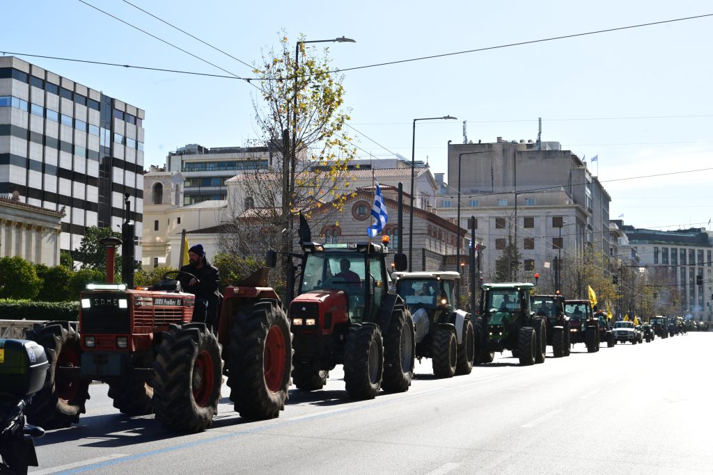Αποχώρησαν από την Αθήνα οι αγρότες με την προειδοποίηση ότι ο αγώνας συνεχίζεται