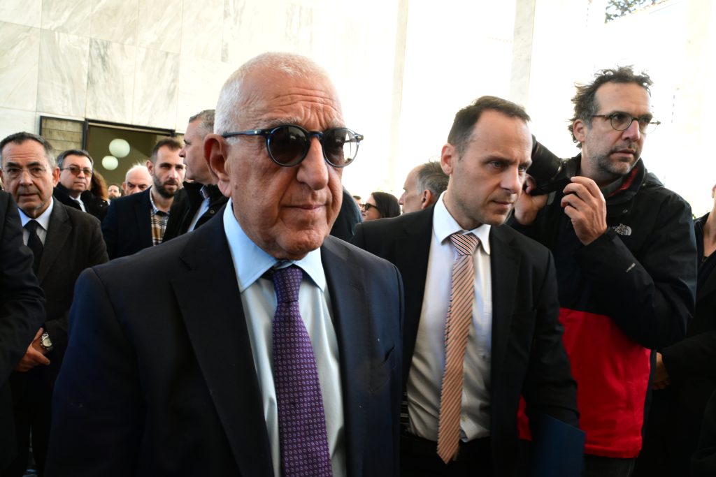 Στο Α΄ Νεκροταφείο το «τελευταίο αντίο» στην Άννα Ψαρούδα Μπενάκη – Συγγενείς, φίλοι, πολιτικοί και ακαδημαϊκοί την αποχαιρέτησαν