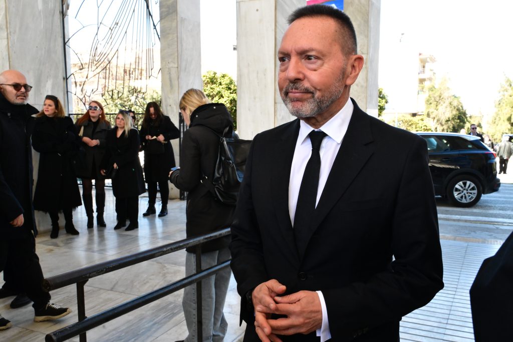 Στο Α΄ Νεκροταφείο το «τελευταίο αντίο» στην Άννα Ψαρούδα Μπενάκη – Συγγενείς, φίλοι, πολιτικοί και ακαδημαϊκοί την αποχαιρέτησαν