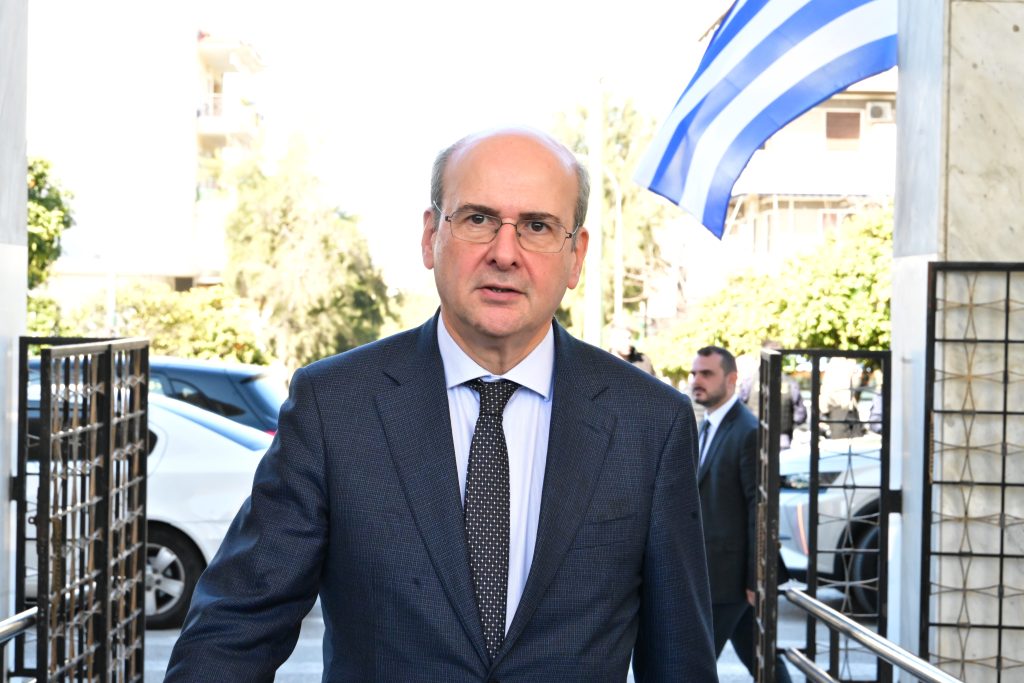 Στο Α΄ Νεκροταφείο το «τελευταίο αντίο» στην Άννα Ψαρούδα Μπενάκη – Συγγενείς, φίλοι, πολιτικοί και ακαδημαϊκοί την αποχαιρέτησαν