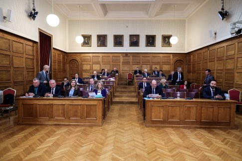 <strong>Oλοκληρώθηκε η επιχείρηση για την απομάκρυνση δύο χειροβομβίδων</strong> στο Κολωνάκι – Αποκαταστάθηκε η κυκλοφορία των οχημάτων στη Σκουφά