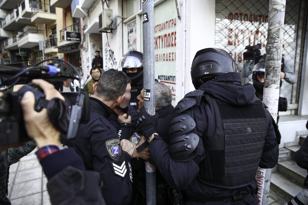 Θεσσαλονίκη: Δύο τραυματίες αστυνομικοί στα επεισόδια για τα Τέμπη-5 συλλήψεις, 45 προσαγωγές