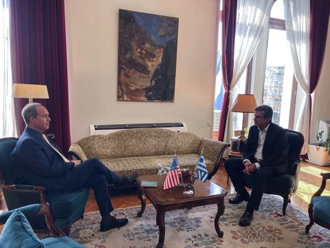 «Οδός Ανθέων»: Συλλογή 23 διηγημάτων για τη Θεσσαλονίκη των σκιών και των ονείρων