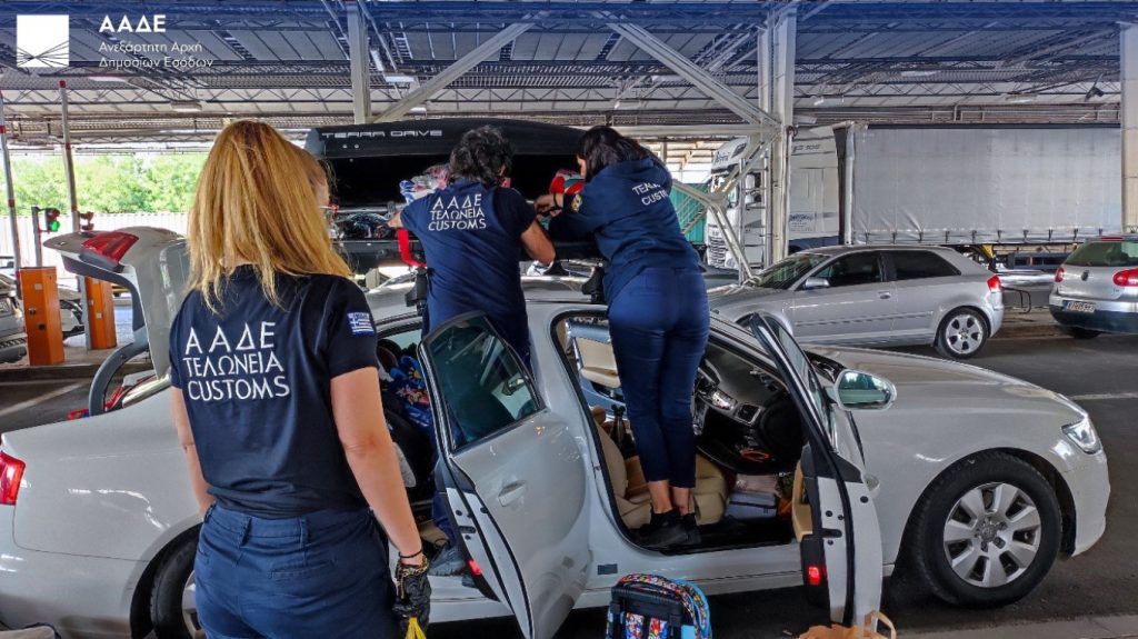 Ναρκωτικά, λαθραία τσιγάρα, αδήλωτο συνάλλαγμα σε μετρητά και ρούβλια εντόπισε η ΑΑΔΕ: Σαρωτικοί έλεγχοι με X-Ray και Έλβις