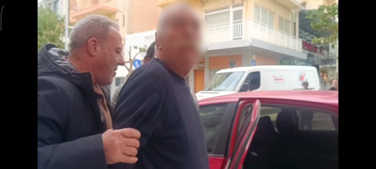 Ηράκλειο: «Δεν έπρεπε να το κάνω» λέει ο αδελφοκτόνος που προφυλακίστηκε