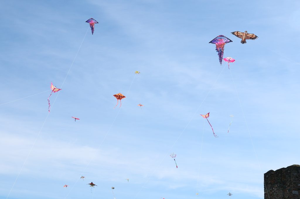 Κούλουμα στη Θεσσαλονίκη με το πέταγμα χαρταετού – Εντυπωσιακές εικόνες από τον «πολύχρωμο» ουρανό της πόλης