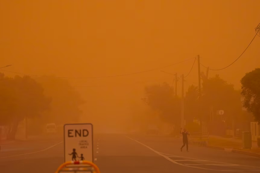 Αυστραλία: Τεράστια καταιγίδα σκόνης στη Νέα Νότια Ουαλία