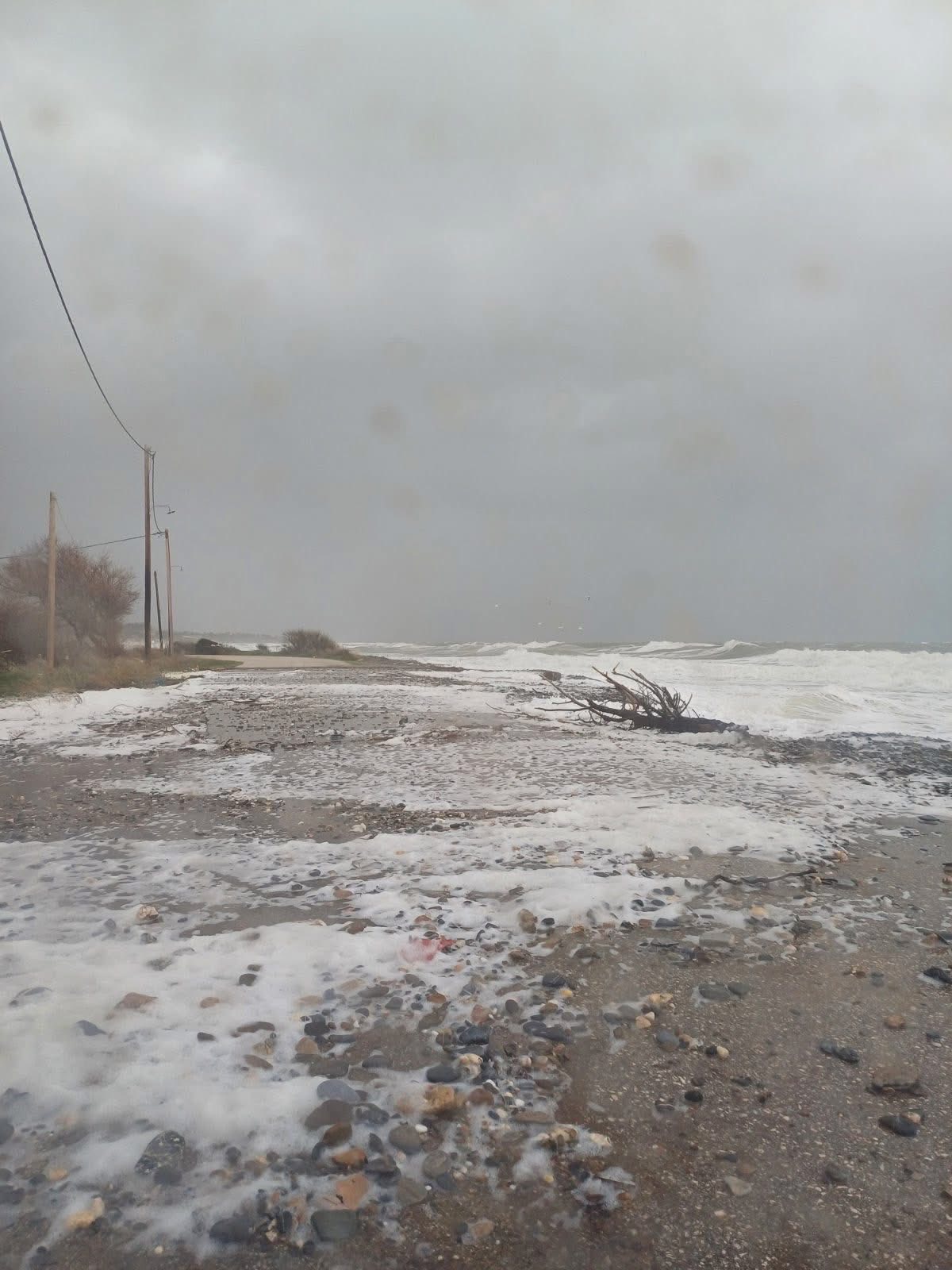 Aπαγορεύτηκε η κυκλοφορία λόγω θυελλωδών ανέμων σε Αλεξανδρούπολη και Σαμοθράκη