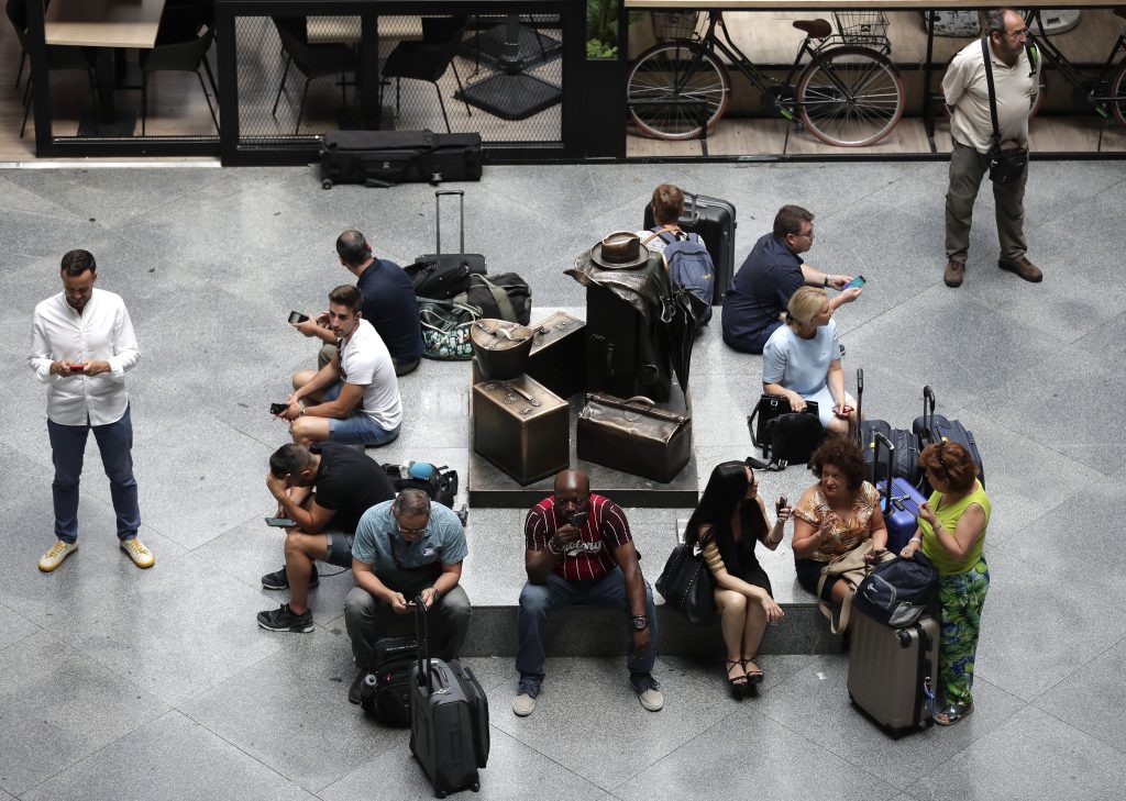 Ισπανία: Απεργούν οι μηχανοδηγοί για τα φονικά δυστυχήματα του Ιανουαρίου – Ακυρώθηκαν εκατοντάδες δρομολόγια