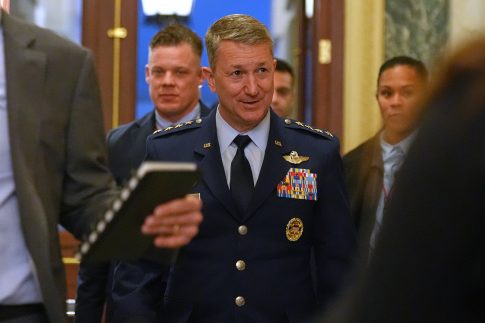 <strong>Oλοκληρώθηκε η επιχείρηση για την απομάκρυνση δύο χειροβομβίδων</strong> στο Κολωνάκι – Αποκαταστάθηκε η κυκλοφορία των οχημάτων στη Σκουφά