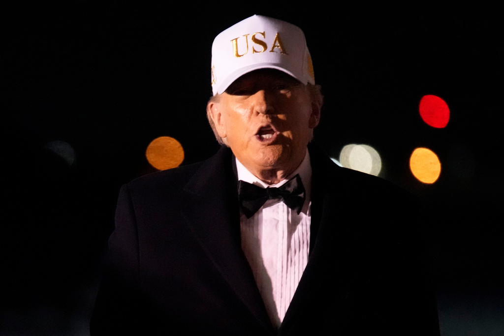 Μεντβέντεφ: «Ο Τραμπ είναι ένας αποτελεσματικός ηγέτης που επιδιώκει την ειρήνη»