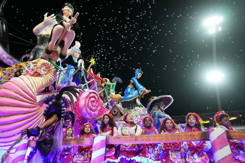 Στο ρυθμό της σάμπα το Σάο Πάολο – Θεαματική έναρξη με έντονο κοινωνικό μήνυμα