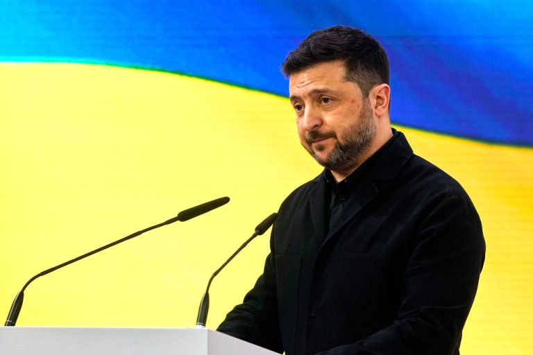 Ζελένσκι: Η Ουκρανία έτοιμη να σταματήσει τα πλήγματα σε ρωσικά διυλιστήρια, αν σταματήσει και η Ρωσία τις επιθέσεις στις ενεργειακές υποδομές