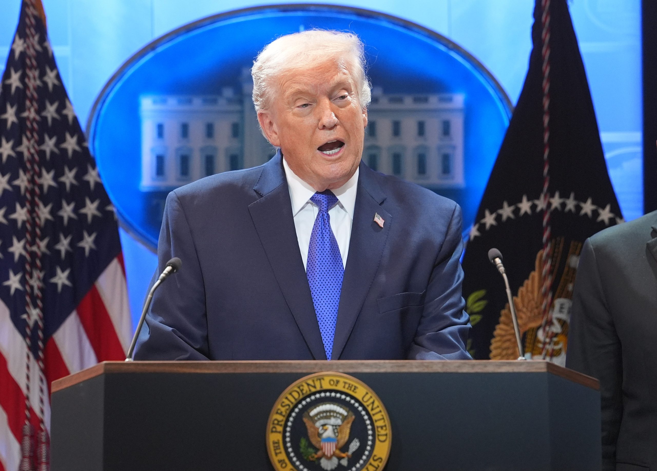 Τραμπ: Θα επιβάλλω παγκόσμιο δασμό 10% – Βαθιά απογοητευτική η απόφαση του Ανώτατου Δικαστηρίου