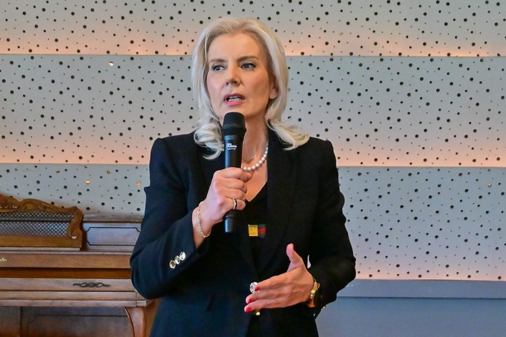 Η Αποκεντρωμένη Διοίκηση Θεσσαλίας-Στερεάς Ελλάδας έκοψε την πίτα της – “Πρώτιστο μέλημα η ποιότητα της Δημόσιας Διοίκησης”