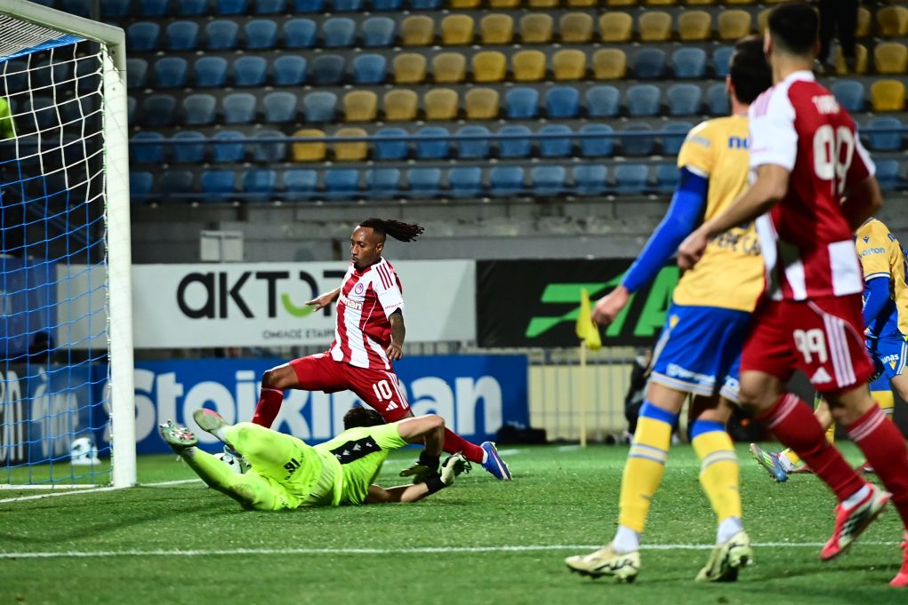 Super League: Πέρασε μόνος πρώτος στην κορυφή ο Ολυμπιακός, 3-0 στην Τρίπολη στον εξ΄ αναβολής αγώνα – Δείτε την βαθμολογία