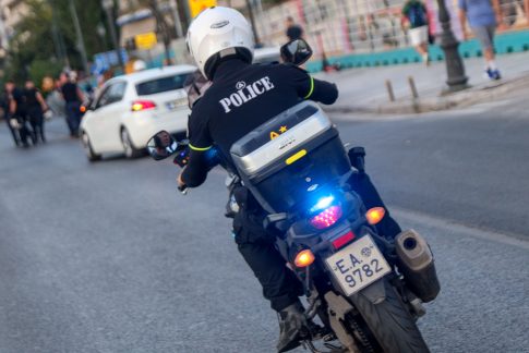 Σημαντικές ζημιές από την κακοκαιρία στη Μεσσηνία – Απεγκλωβισμός τεσσάρων ατόμων από πλημμυρισμένο όχημα