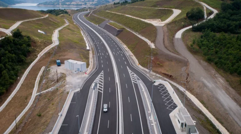 autokinitodromos-e65-768x429