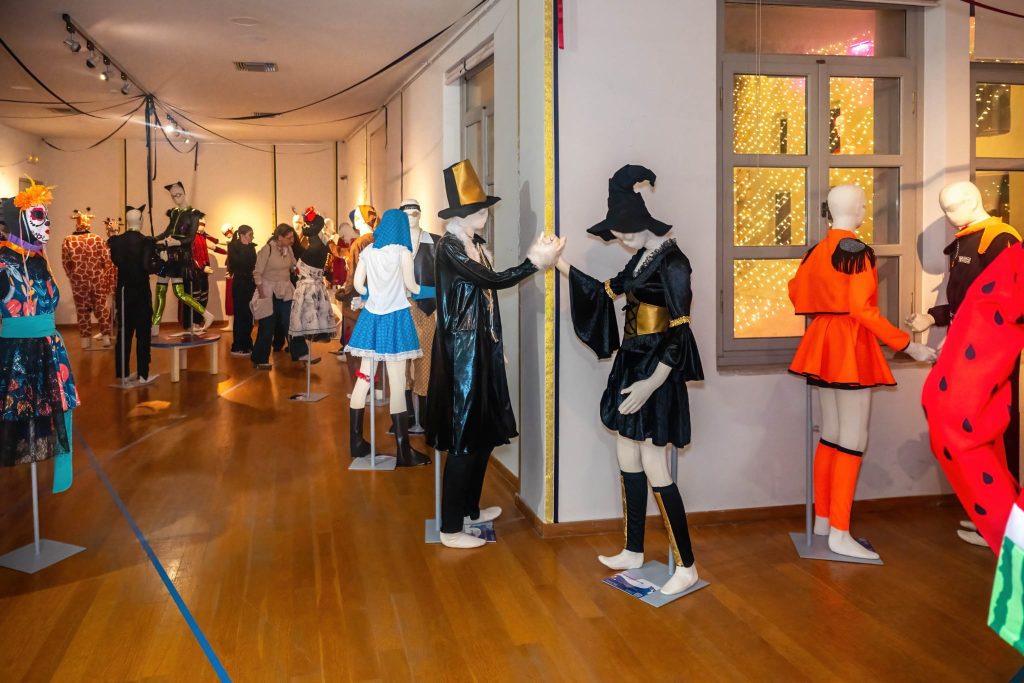 Ρέθυμνο: Έκθεση στολών Ρεθεμνιώτικου Καρναβαλιού 2026 στο Σπίτι του Πολιτισμού