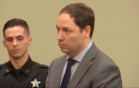 Τα υπερεπεξεργασμένα τρόφιμα έχουν περισσότερα κοινά με τα τσιγάρα, λένε οι επιστήμονες