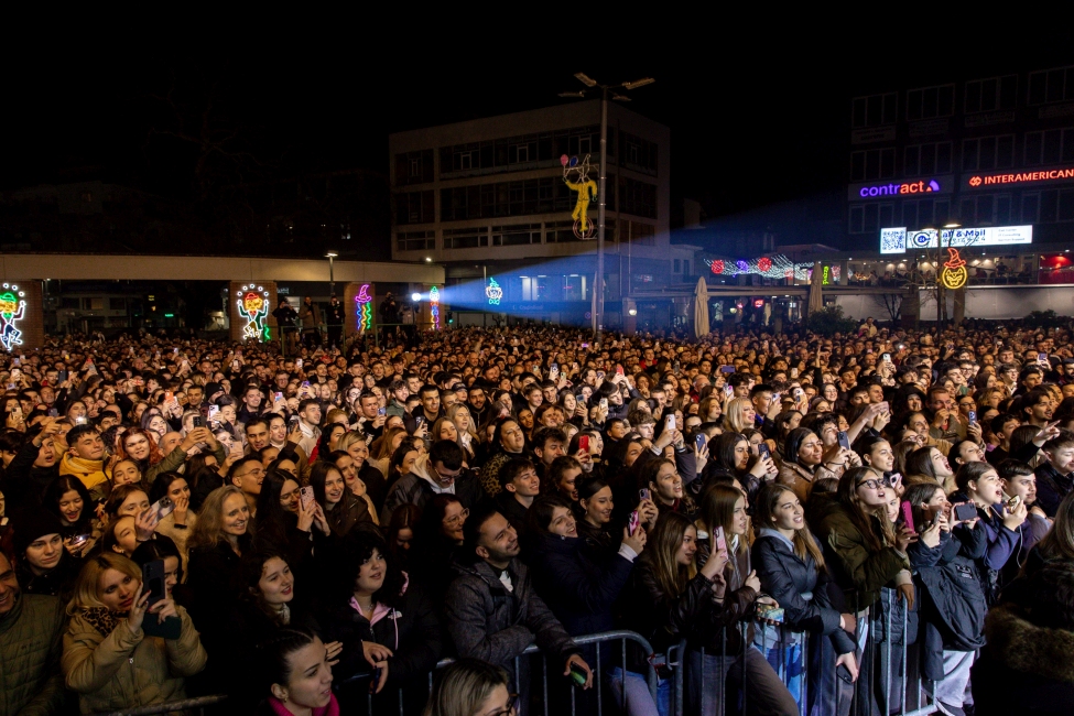 “Βούλιαξε” η Ξάνθη στη συναυλία της Κατερίνας Λιόλιου