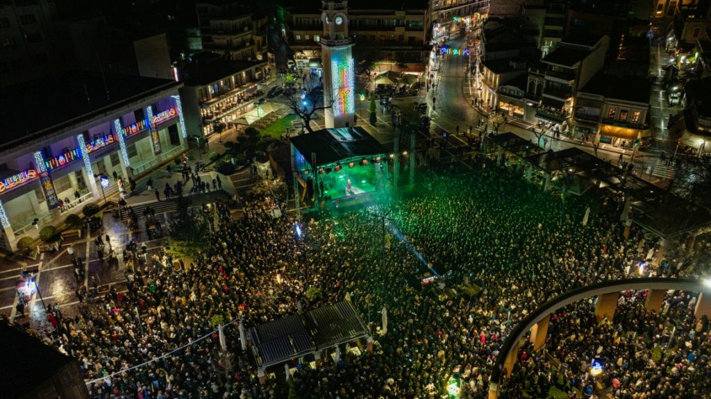 “Βούλιαξε” η Ξάνθη στη συναυλία της Κατερίνας Λιόλιου