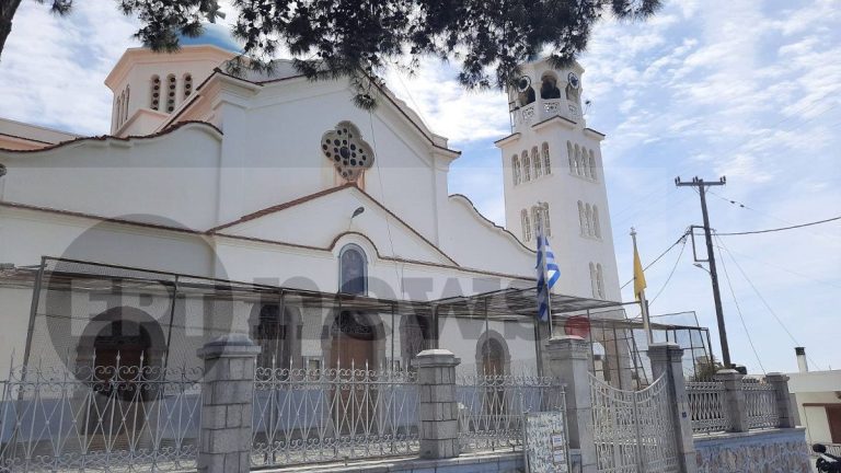 Χίος: «Λαβωμένος» από την κακοκαιρία ο Ι.Ν. Αγίου Μάρκου, που συμμετέχει και στο ρουκετοπόλεμο