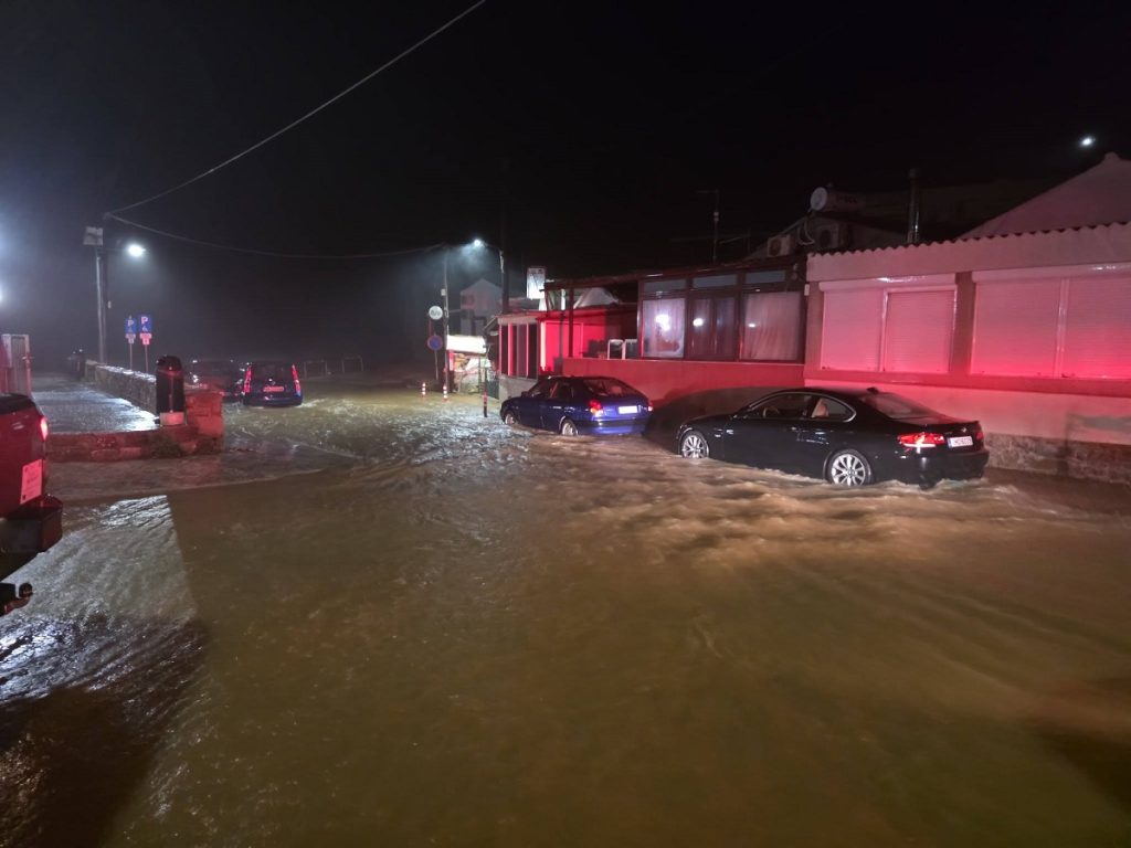 Χίος: Σοβαρά προβλήματα από τη βραδινή έντονη βροχόπτωση στη Δημοτική Ενότητα Αγίου Μηνά
