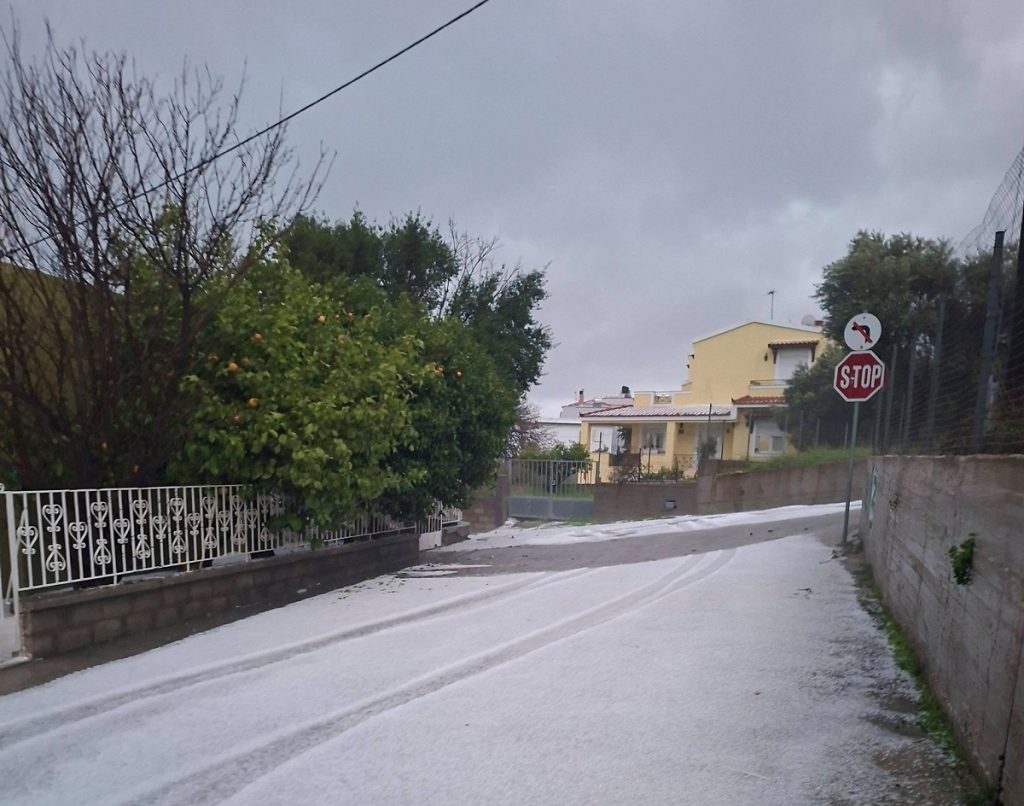 Έντονη χαλαζόπτωση έπληξε το Βροντάδο της Χίου