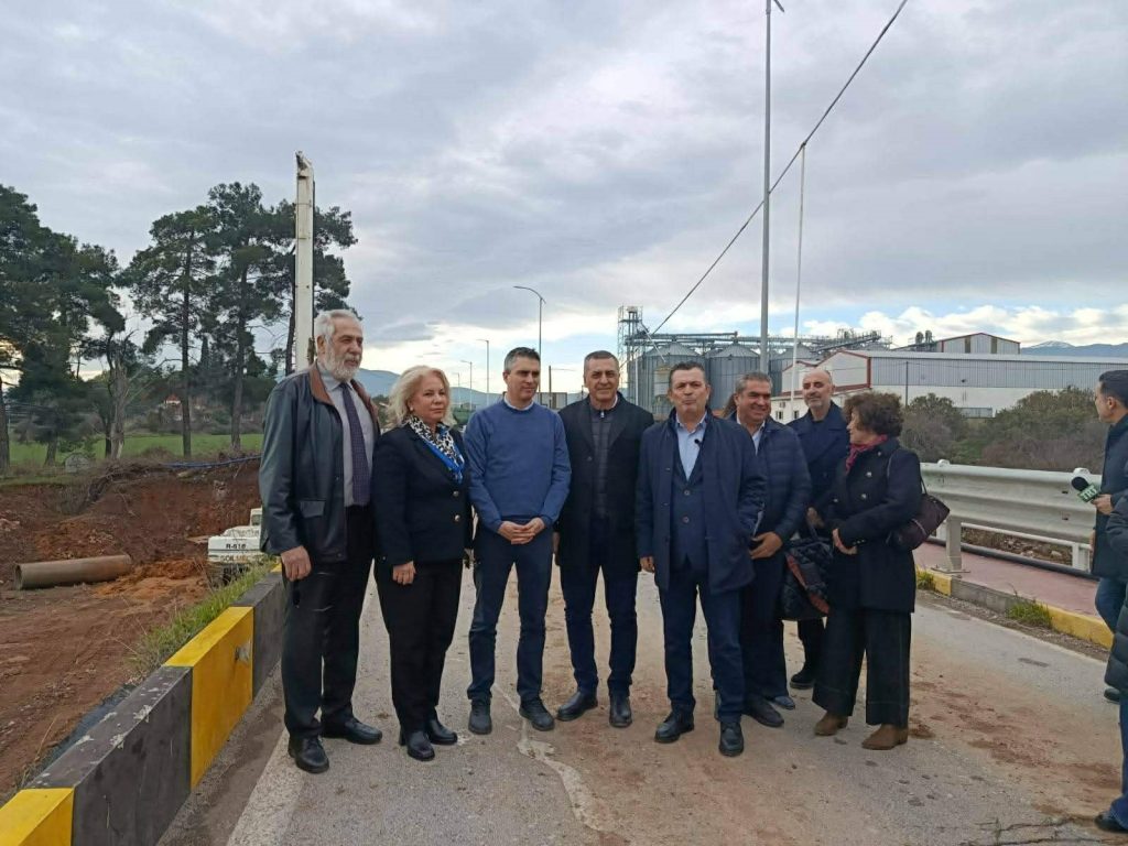 Ο Χρίστος Δήμας στον Αλμυρό: Έως το καλοκαίρι θα έχουν αποκατασταθεί οι υποδομές στη Θεσσαλία – Τον Μάιο παραδίδεται η γέφυρα Ξηριά