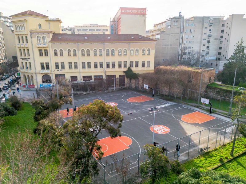 Θεσσαλονίκη: Δεύτερο ανακαινισμένο γήπεδο μπάσκετ στο κέντρο, παρέδωσε ο Στέλιος Αγγελούδης