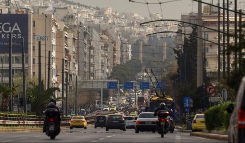 Λεωφόρος Σχιστού: Στο μικροσκόπιο των αρχών ο οδηγός που κινήθηκε όπισθεν για 1,5 χλμ στη ΛΕΑ – Δημογλίδου: Δυστυχώς δεν είναι πρωτοφανές