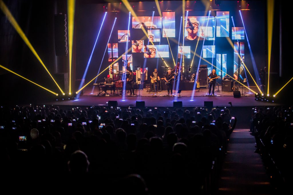 Οι Dire Straits Legacy στο ΕΡΤNews.gr λίγο πριν επιστρέψουν στην Ελλάδα: «Η ενέργεια του ελληνικού κοινού δε ξεχνιέται»