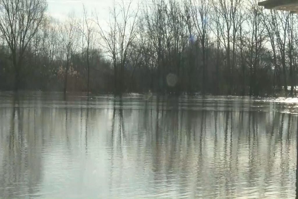 Δύσκολη νύχτα στον Έβρο: 150 χιλιάδες στρέμματα κάτω από τα νερά – Πλημμύρισε ο κάμπος των Λαβάρων