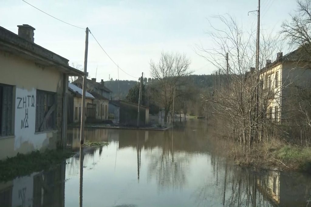 Δύσκολη νύχτα στον Έβρο: 150 χιλιάδες στρέμματα κάτω από τα νερά – Πλημμύρισε ο κάμπος των Λαβάρων