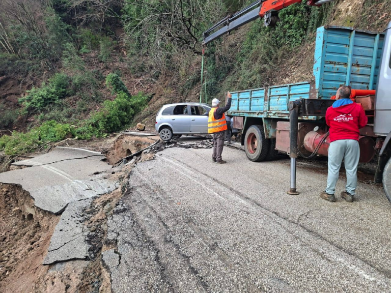 Κακοκαιρία: Κομμένοι δρόμοι και θάλασσα στη στεριά στη δυτική και βόρεια Ελλάδα – Ρεκόρ βροχόπτωσης στην Κέρκυρα